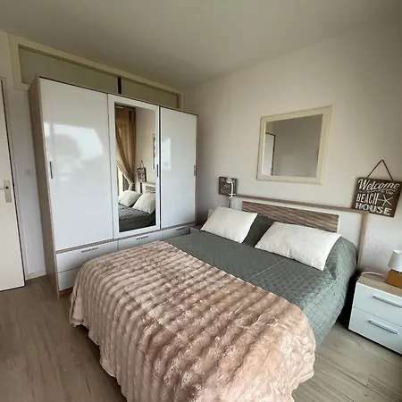 T2 Bis Avec Balcon, Parking Et Wifi A Apartamento *